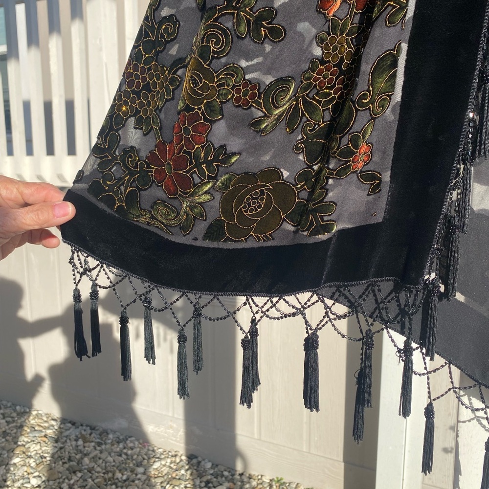 Elegant Beaded Robe/Wrap - Picture 3 of 5